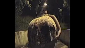 Vidéo pono carioca hottie affichant le cul