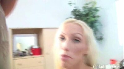 Ado Blonde À Lunettes Porno Vidéo En Extérieur