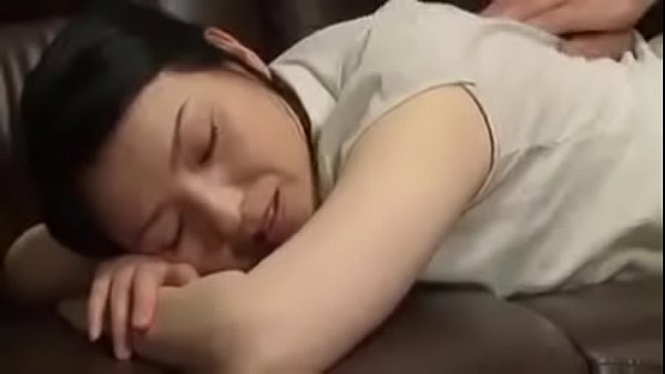 Video jepang anak tiri. Мом сон японские. Мом sleeping son Japan.