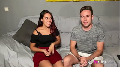 Couple A Tenue Sexi Danx Un Porno Amateur