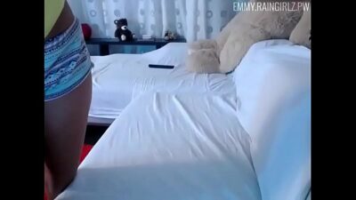 Emmy Russo Baise Dans Un Bordel Porno