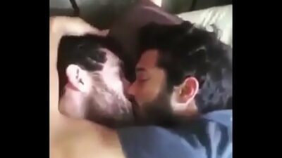 Hot Kiss Gay Porn