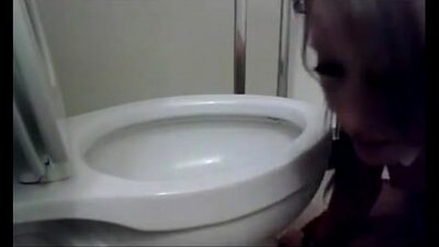 Lesbienne Sert De Papier Toilette Porno