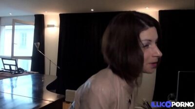Mature Francaise Short Haired With Glasses Porno