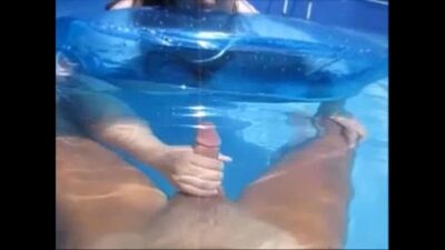 Orgasme De Femme Sous L’eau Porn