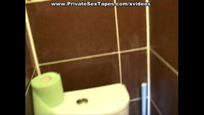 Porno Amateur Toilette