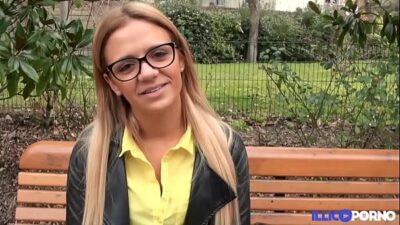 Superbe Teen A Lunettes Rouge Porno
