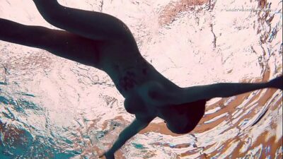 Swimming Nude Porn