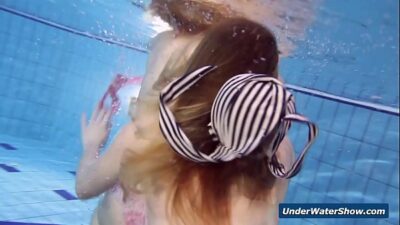Swimming Pool Full Movie Watch Online