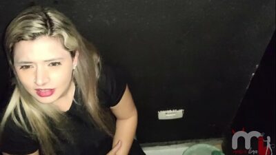 Vidéo Porno Gratuite Il Entre Dans Une Cabine D’essayage