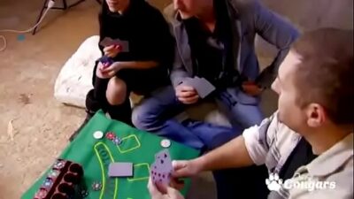 Filles Qui Joue Au Streep Poker Porno