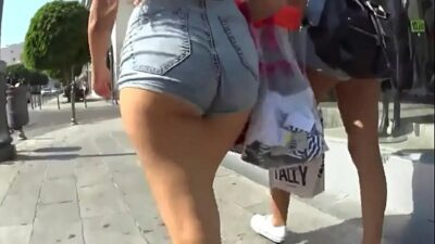 Girl Walking In Teen Jeans Porn