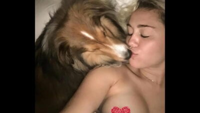 Miley Cyrus Shows Boobs